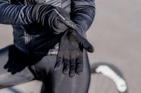 Cienkie damskie rękawiczki rowerowe Rogelli APEX z żelowymi poduszkami, czarne - 4