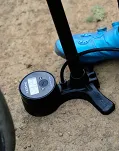 Pompka podłogowa LEZYNE GRAVEL DIGITAL DRIVE - 7 Bar - 4