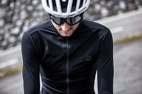 Wydajna bluza rowerowa Rogelli DISTANCE DWR czarna - 11