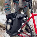 Wozinsky wodoodporna torba rowerowa sakwa na bagażnik 25l czarny WBB24BK - 10