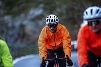 Lekka rowerowa kurtka przeciwdeszczowa z podklejanymi szwami Rogelli CORE 2.0, odblaskowo pomarańczowa - 6