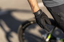 Rękawiczki MTB Rogelli ADVNTR z żelową amortyzacją dłoni, czarne - 4