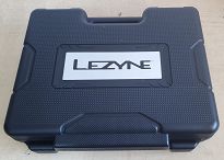 Lampka przednia Lezyne Mega Drive 2400+  / Infiniti Light Power Pack+ Loaded Kit - 4