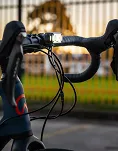 Lampka przednia Knog Blinder Road 400 - 4