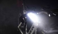 Lampka przednia Knog Blinder Road 400 - 7
