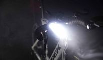 Lampka przednia Knog Blinder Road 400 - 7
