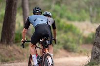 Spodenki kolarskie Rogelli DISTANCE II z żelową wkładką i bezszwowymi szelkami - 9