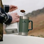 Zaparzacz turystyczny do kawy Stanley - French Press turystyczny CLASSIC 1,4L - 3