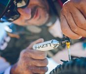 Zestaw naprawczy do opon tubeless LEZYNE TUBELESS CO2 BLASTER + pompka CO2 i  naboje Co2 20g - 7