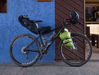 Torba pod siodło BLACKBURN OUTPOST SEAT PACK 11 L z workiem wodoodpornym czarna - 5