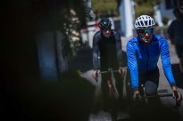 Bluza rowerowa Rogellii CORE z oddychającymi bokami, niebieska - 11