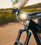 Lampka przednia E-bike Knog Blinder E 1800 - 8