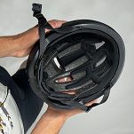 Kask rowerowy Rogelli PUNCTA z błyszczącą powierzchnią czerwony L-XL 58-62 cm - 6