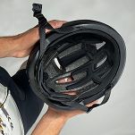Kask rowerowy Rogelli PUNCTA z błyszczącą powierzchnią czerwony L-XL 58-62 cm - 6