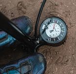 Pompka podłogowa LEZYNE CLASSIC FLOOR DRIVE - 15bar/220psi - czarna - 3