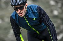 Ultralekka kurtka rowerowa Rogelli CADENCE bez ocieplenia, ciemnoniebiesko-czarno-odblaskowo żółta - 7