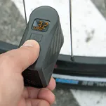 Mini pompka elektryczna SKS EMP - AV | SV / 8,3 bar | 120 psi - 10