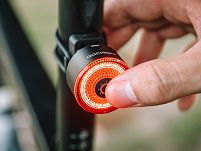 Inteligętna lampa tylna Gaciron LOOP AI - 100 LUM - biała - 4