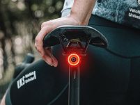 Inteligętna lampa tylna Gaciron LOOP AI - 100 LUM - biała - 8