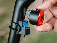 Inteligętna lampa tylna Gaciron LOOP AI - 100 LUM - biała - 3