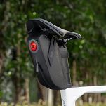 Torba podsiodłowa Rockbros AS-078-1 0,8 l z inteligentną lampką tylną - 11