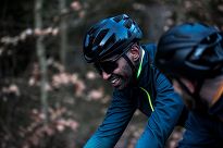 Kask rowerowy Rogelli PUNCTA z błyszczącą powierzchnią czarny - 11