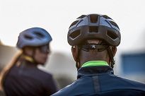 Kask rowerowy Rogelli PUNCTA z błyszczącą powierzchnią czarny - 12