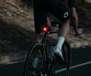 Lampa tylna rowerowa czaszka Knog Blinder Skull - 6