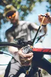 Pompka do amortyzatorów LEZYNE SHOCK DRIVE 400psi manometr czarno-złota - 2
