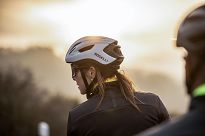 Ultralekki kask rowerowy Rogelli CUORA z matową powierzchnią biały - 3