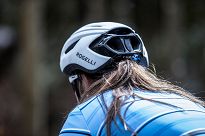 Ultralekki kask rowerowy Rogelli CUORA z matową powierzchnią biały - 10