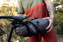 Torba podsiodłowa Ortlieb bike packing Seat-Pack QR 7,5 L - dark sand - 10