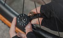 Pompka C02 z zintegrowanym miernikiem ciśnienia Topeak Airbooster G+ - 6
