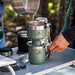 Kafeteria turystyczna, zaparzacz do kawy z kubkiem  - Drip turystyczny z filtrem CLASSIC / Stanley - czarna - 5