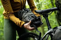 Torba podsiodłowa Ortlieb bike packing Seat-Pack QR 13 L - dark sand - 10
