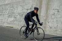 Lekka rowerowa kurtka przeciwdeszczowa z podklejanymi szwami Rogelli CORE 1.0, czarna - 6