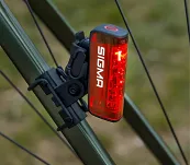 Uchwyt tylnej lampki Sigma na widełki ramy - 2