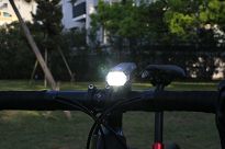 Lampa rowerowa przednia CatEye AMPP 900 HL-EL089RC - 5