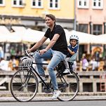 Tylny fotelik rowerowy Urban Iki Ta-ke na ramę pink/brown - 10