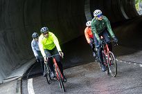 Ultraodporna rowerowa kurtka przeciwdeszczowa Rogelli DISTANCE na obfity deszcz, odblaskowo żółta - 8