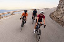 Przewiewna damska koszulka rowerowa ESSENTIAL, bordowa roz. L i XL - 10