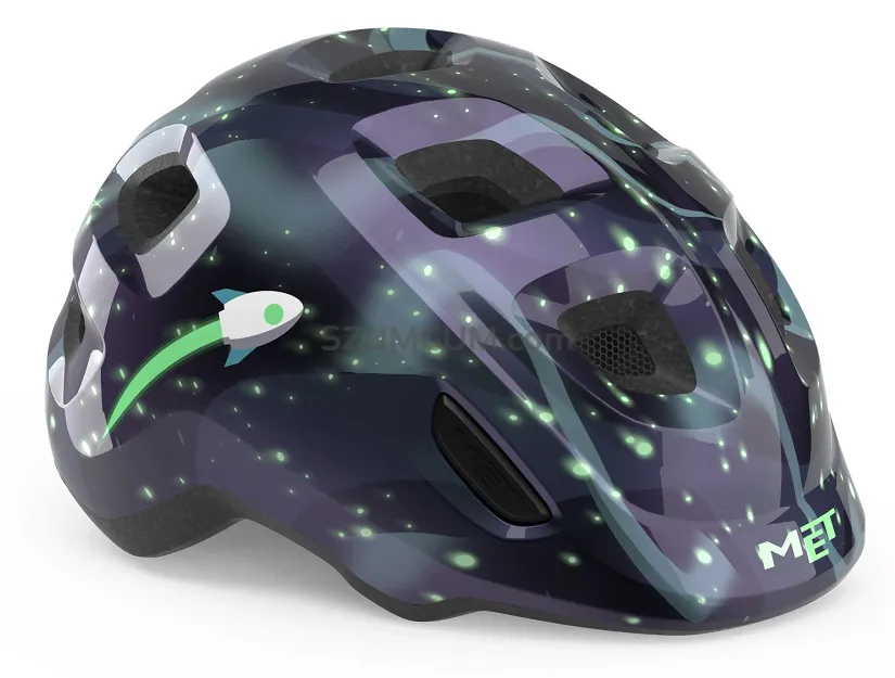 Kask dla najmłodszych MET Hooray - space glow in the dark