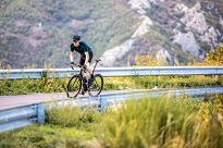 Rogelli  CORE -  spodenki rowerowe na szelkach - czarne - 10