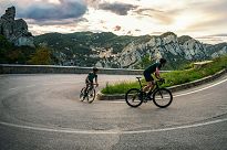 Rogelli  CORE -  spodenki rowerowe na szelkach - czarne - 9