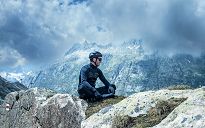 Lekka kurtka softshell Rogelli RADIUS z oddychającymi panelami na lekką zimę, czarna - 9