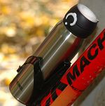 Mobilny termokubek Thermos 0,75L - czarny mat (termos na rower) - 6