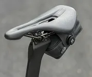 Multifunkcyjna torba podsiodłowa z uchwytem na bidon Rockbros P010 - black check - 16